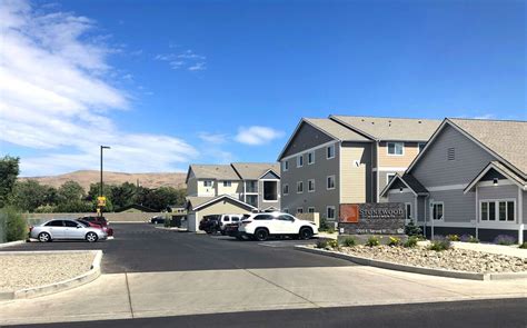 This apartment community was built in 1991 and has 2 stories with 256 units. . Apartments yakima